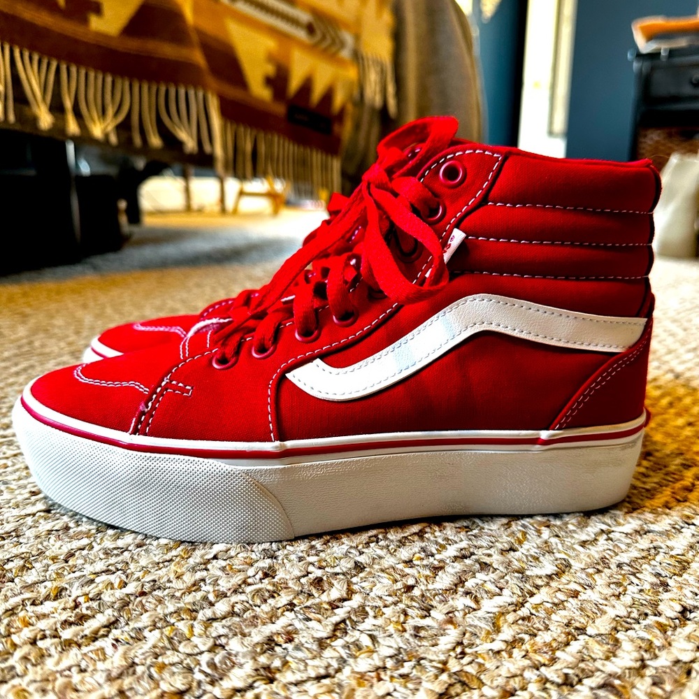 NWOB Red High Top size 7.5 Vans